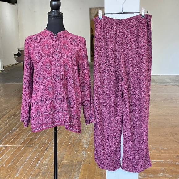 Vintage maroon, magenta and wine colored cropped pants set - Picture 8 of 8